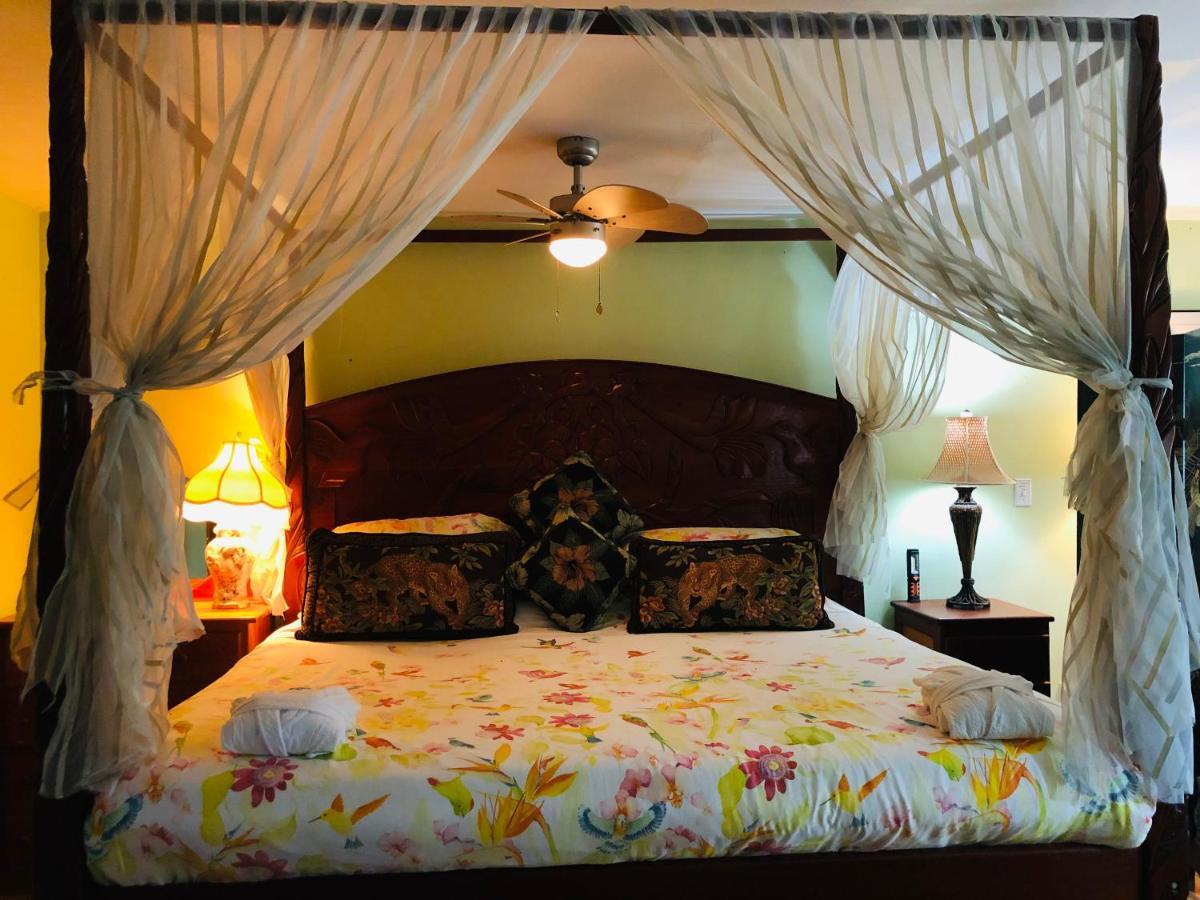 Coral Cove Inn Maya Beach Exterior photo
