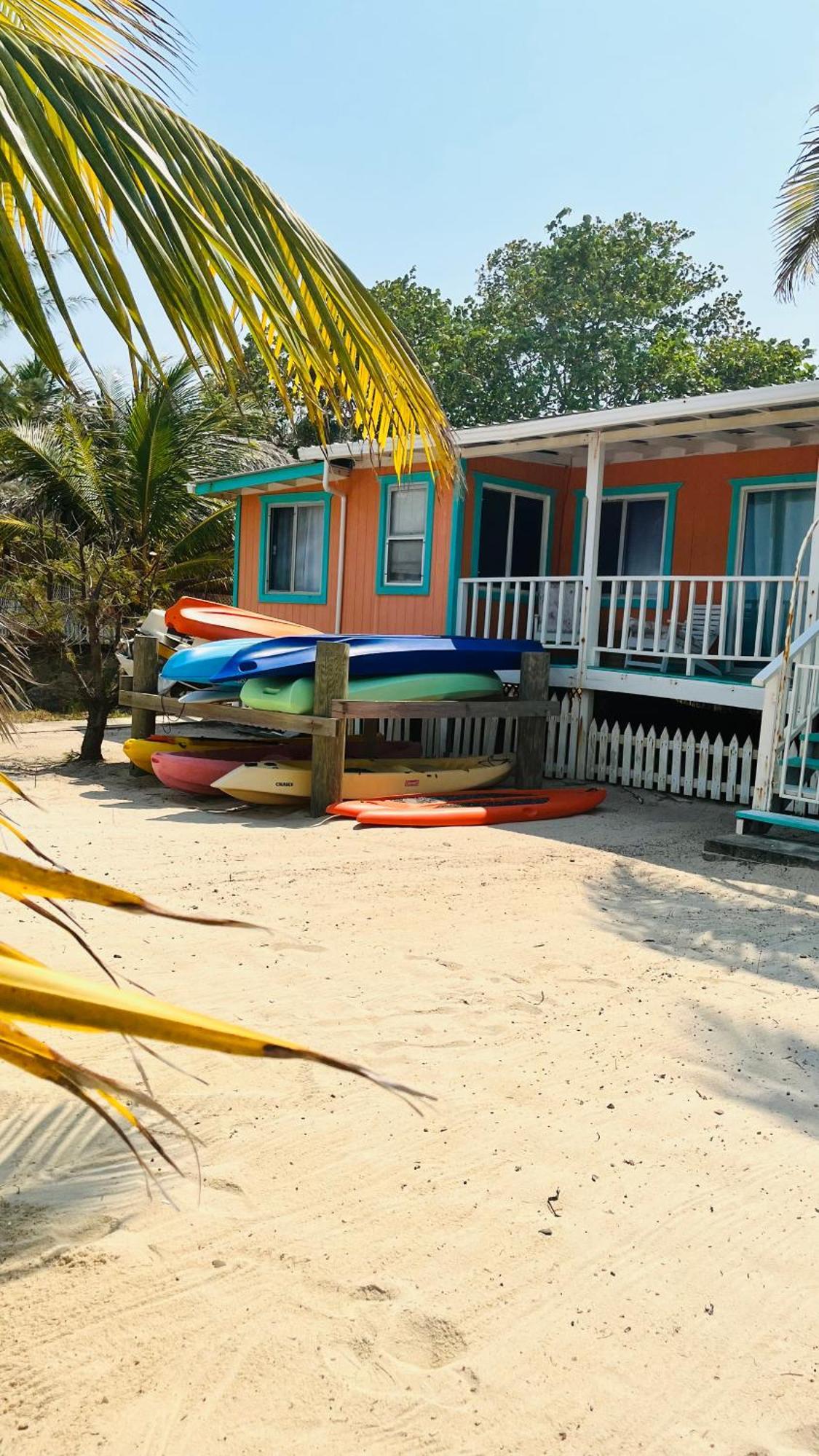 Coral Cove Inn Maya Beach Exterior photo